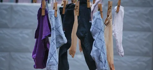 Il termine aux urgences après avoir reniflé ses chaussettes sales