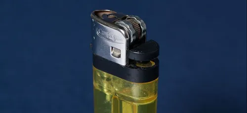 Angers : deux étudiants mettent le feu à un camarade en soirée