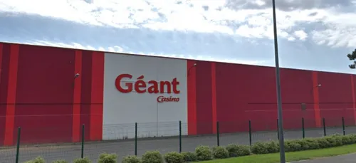 Angers : manifestation, colère et chamaillades pour l’ouverture de...