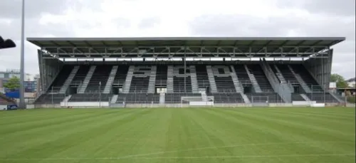 Banderole au SCO d’Angers : l’association Quazar souhaite des...