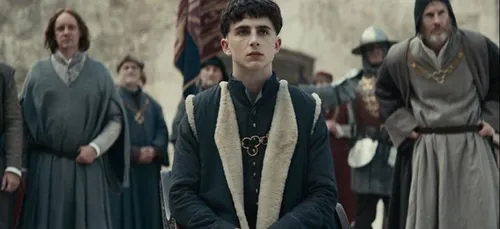 "The King": la bande-annonce avec Robert Pattinson et ses cheveux...