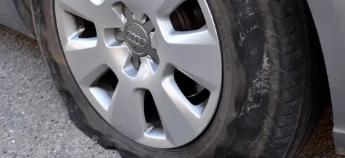 Angers : placé en détention pour avoir crevé plus de 300 pneus