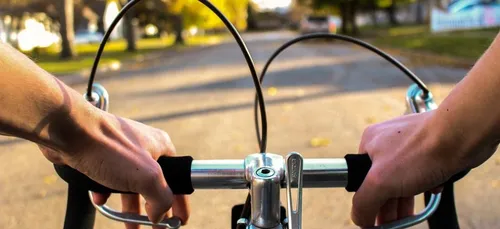 Cholet : un jeune cycliste meurt percuté par un camion