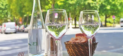 « Même goût, même odeur » : ce restaurant sert de l’eau filtrée...