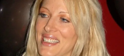 Métamorphosée comme « à la sortie du loft », Loana étonne les...