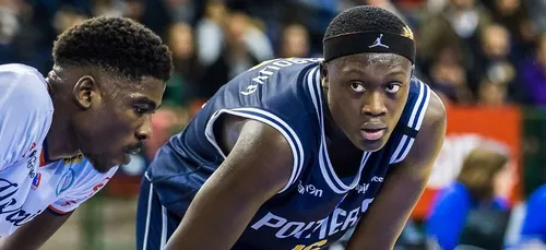 Basket : le dunk monstrueux du loirétain Sekou Doumbouya en NBA !...