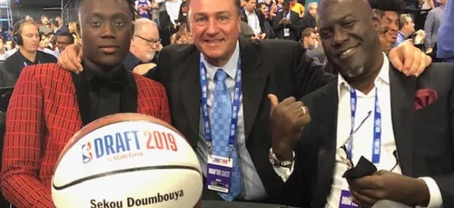 Les débuts du Loirétain Sekou Doumbouya en NBA vus par son premier...