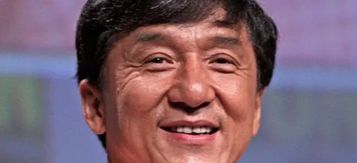 Coronavirus : Jackie Chan promet une récompense à celui qui...