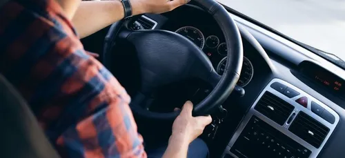 Une plateforme offre la location de voitures au personnel soignant