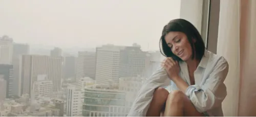 Jenifer annonce « des jolies surprises » à ses fans (vidéo)