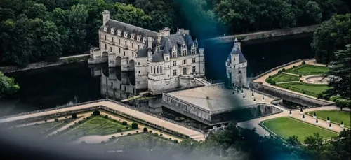 Idée sortie : les châteaux de la Loire en montgolfière (photos)