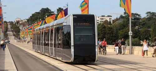 Tours : le pont Wilson désormais interdit aux voitures