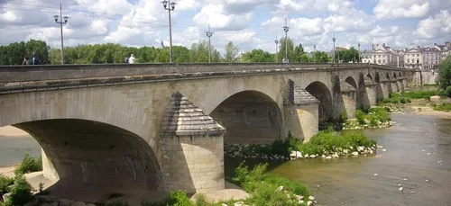 Orléans : la piste cyclable du Pont George V pérennisée