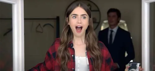 « Emily in Paris » : la bande-annonce de la série Netflix du...