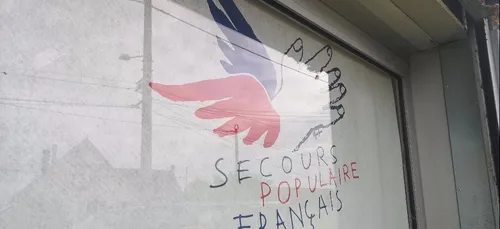 Le Secours populaire du Loiret maintient l’aide alimentaire pendant...