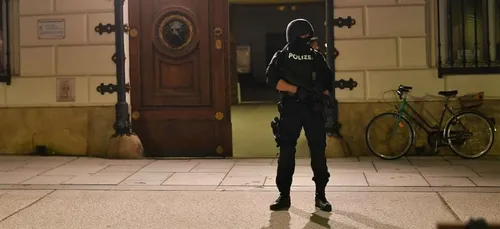Attentat à Vienne : trois personnes tuées, un sympathisant de...