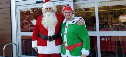 Quand des policiers déguisés en Père Noël et en elfe arrêtent...