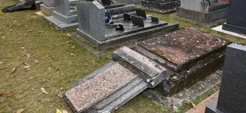 Une trentaine de tombes retrouvées vandalisées à Baugé-en-Anjou