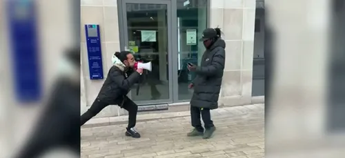 Le comédien Marouane Sista demande aux Orléanais de mettre...