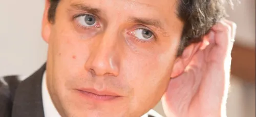 Le ministre de l’Agriculture, Julien Denormandie, auprès des...