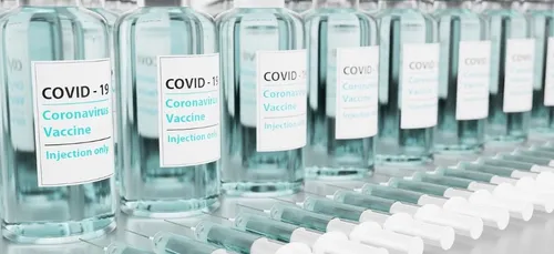Vaccins anti-Covid : un comité scientifique sur les thromboses...