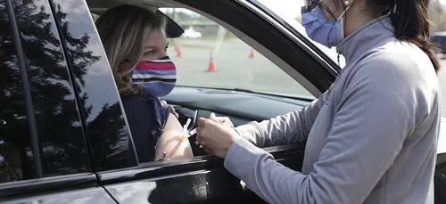 COVID : la "vaccination obligatoire" préconisée par l’Académie de...