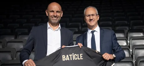 Football : le nouvel entraîneur du SCO Angers, Gérald Baticle,...