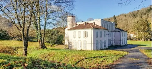 Ce château mis en vente à 90.000 euros par la ville de Paris
