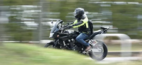 Flashé à 217km/h, un motard ne voulait pas que ses glaces fondent !