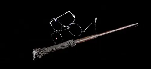 La vraie baguette Harry Potter et des sabres Star Wars bientôt...