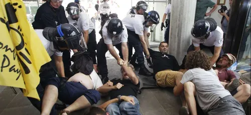 Limoges : les manifestants agricoles délogés par les CRS