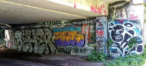 Orléans : polémique autour de tags islamophobes