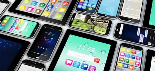 Les Français passent 5h07 devant les écrans chaque jour