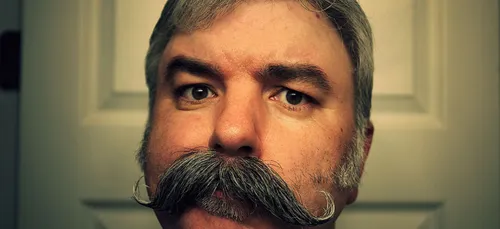 Top 3 des bonnes raisons de se laisser pousser la moustache