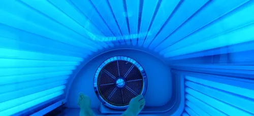 Cabines de bronzage : deux centres sur trois sont non-conformes