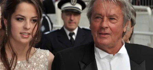 Anouchka, la fille d’Alain Delon pose nue sur Instagram (Photo)