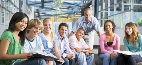 Cognac : les lycéens se mobilisent contre le licenciement de leurs...