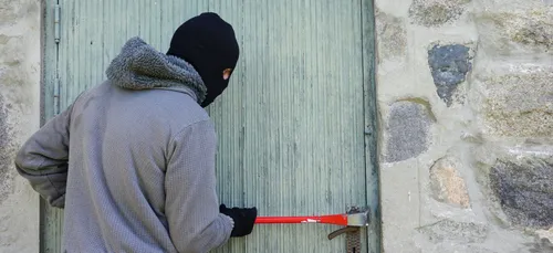 Charente : deux mineurs soupçonnés de 13 cambriolages