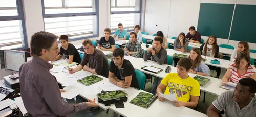 « La classe de maturité »: bientôt le nouveau nom de la terminale ?