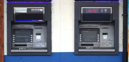 Arnaque : des distributeurs de billets trafiqués dans les Deux-Sèvres