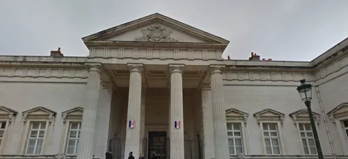 Orléans : les avocats simulent une scène de crime