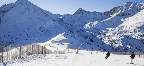 Poitiers : les familles des skieurs morts dans une avalanche...