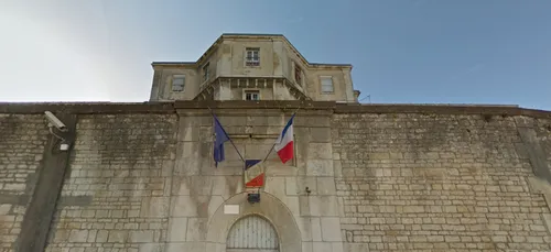 Niort : un détenu se suicide en incendiant sa cellule