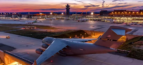 L’aéroport de Tours suspendu lundi à cause d'un trou sur la piste