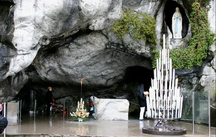 Deux frères escroquent des retraités grâce à des photos religieuses