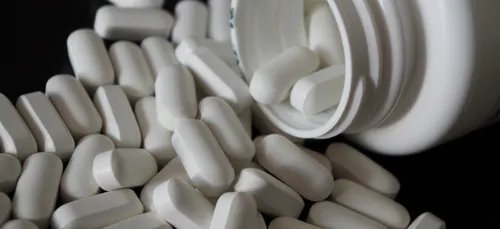 Il rackette et frappe sa mère pour acheter de la drogue