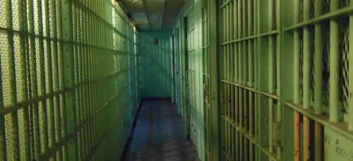 Orléans : libérée de prison, elle supplie les surveillants pour y...