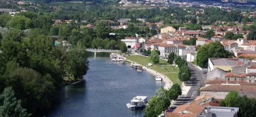 Angoulême : une épave de bateau repêchée