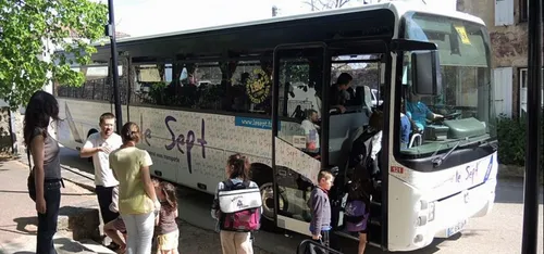 Indre-et-Loire : Un car scolaire accidenté à Berthenay