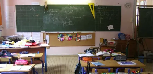 Saintes : Le plafond d’une école se détache